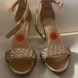 Rose hold heels. Size 7
